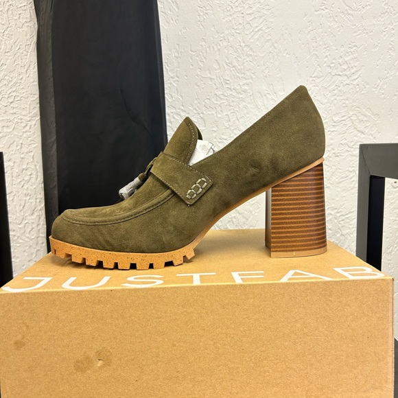 Green Heel Loafers - Picture 2 of 5